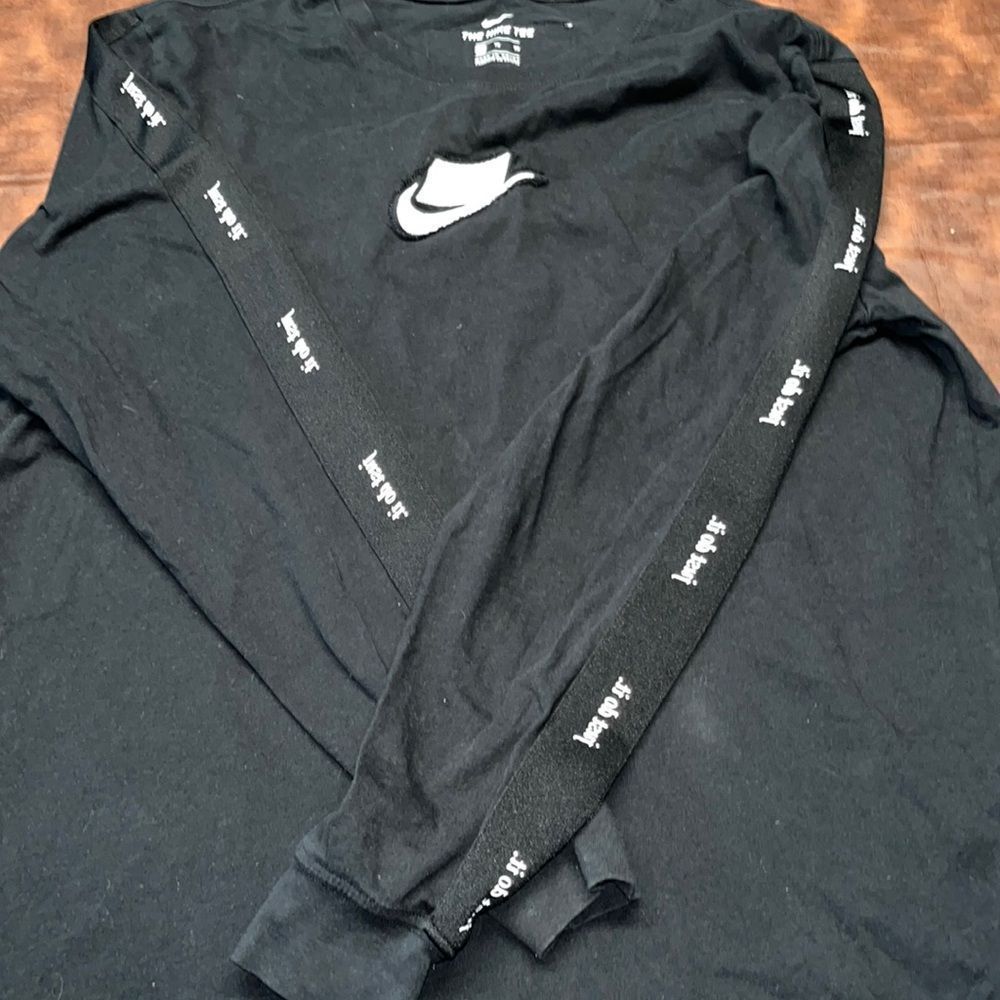 Long sleeve tee